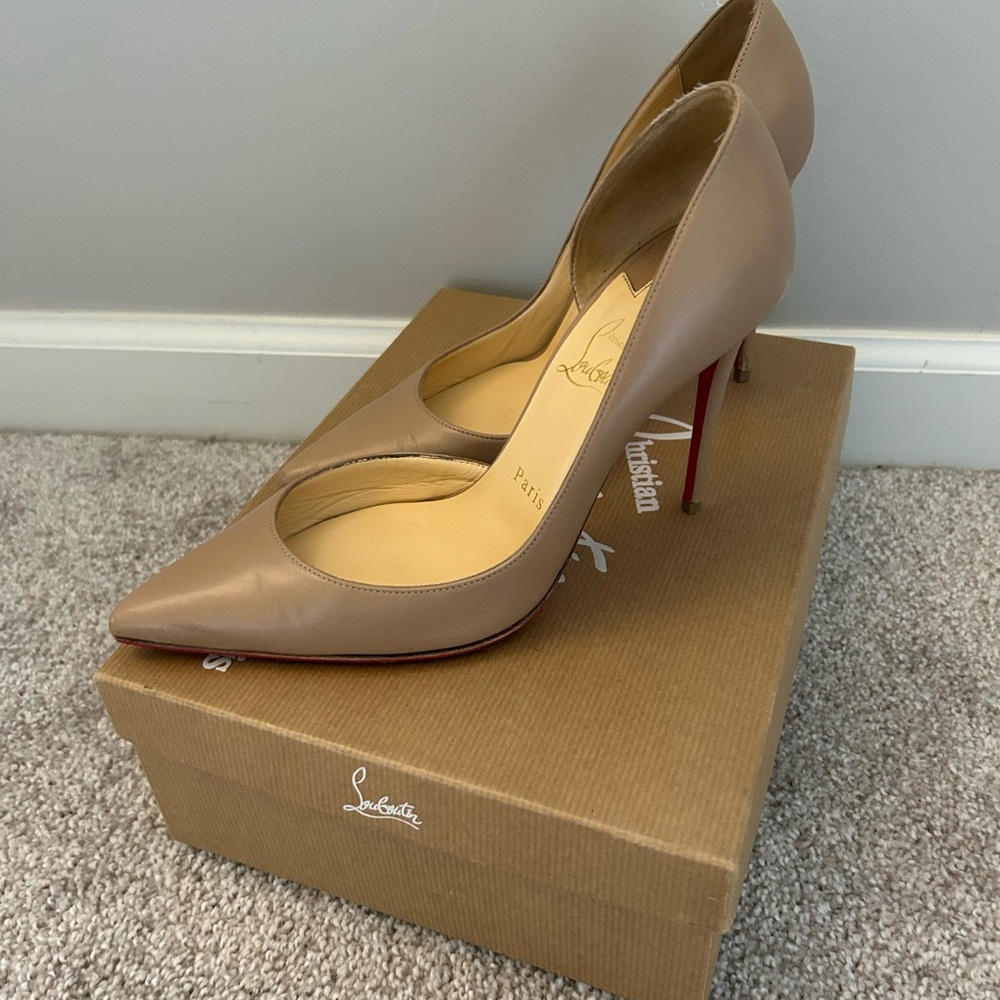 Authentic Beige leather Christian Louboutins 37.5